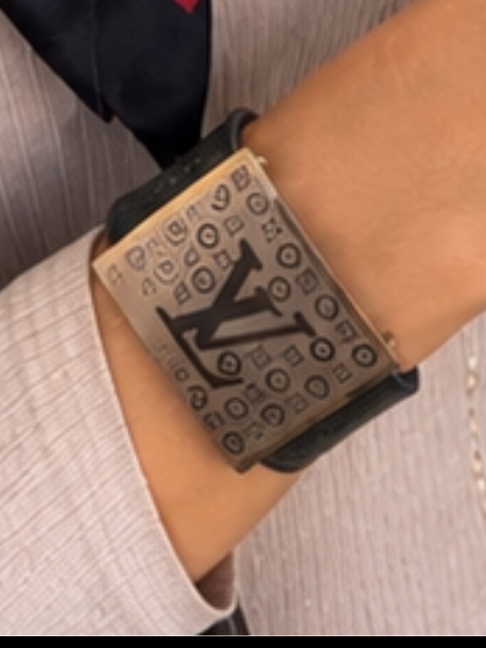 Black and Gold Smartwatch Bracelet